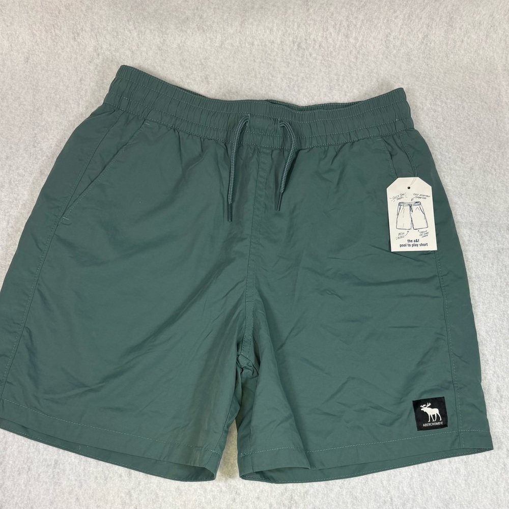 Abercrombie Kids boy shorts 15/16. NWT